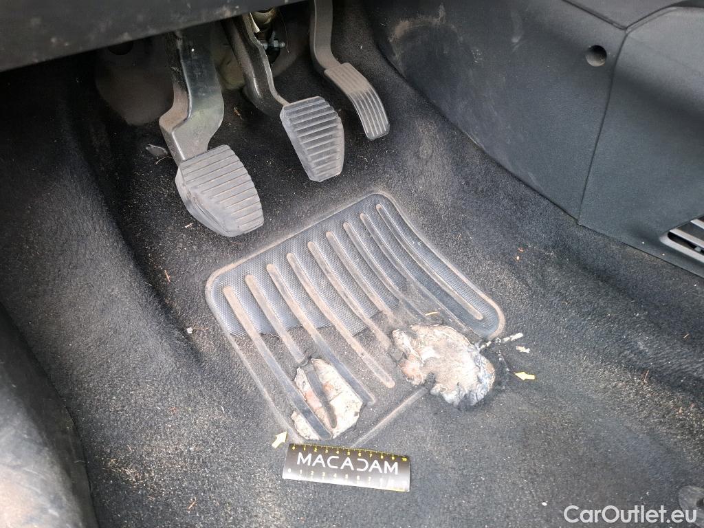  Peugeot  208  Affaire Premium 1.5 HDi 100CV BVM5 E6dT #1