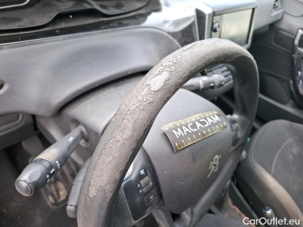  Peugeot  208  Affaire Premium 1.5 HDi 100CV BVM5 E6dT #45