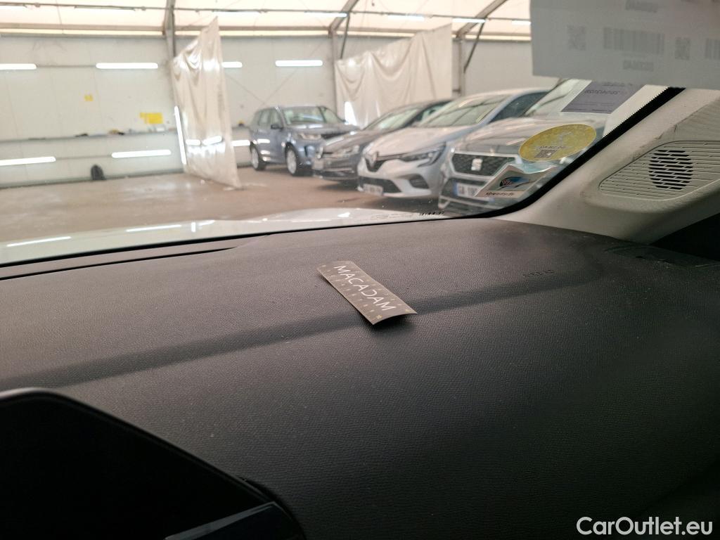  Citroen  C4  Berline Feel Nav Business R 1.5 BlueHDI 110CV BVM6 E6d / TRANSFO VP/VF #25