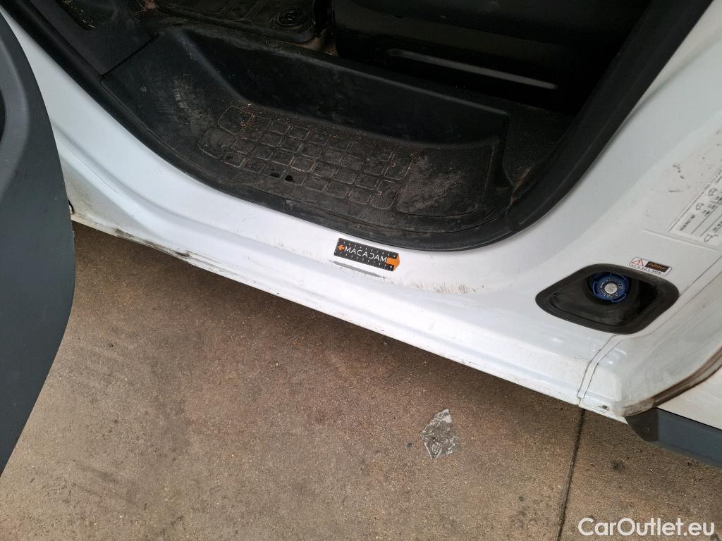  Peugeot  Expert  Fourgon Premium L2 1.5 HDi 120CV BVM6 E6d #26