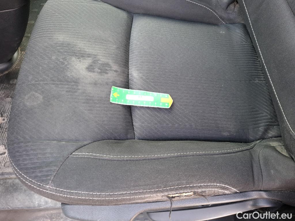  Renault  Trafic RENAULT  / 2019 / 4P / Fourgon tole FG GCF L1H1 1000 dCi 120 #48