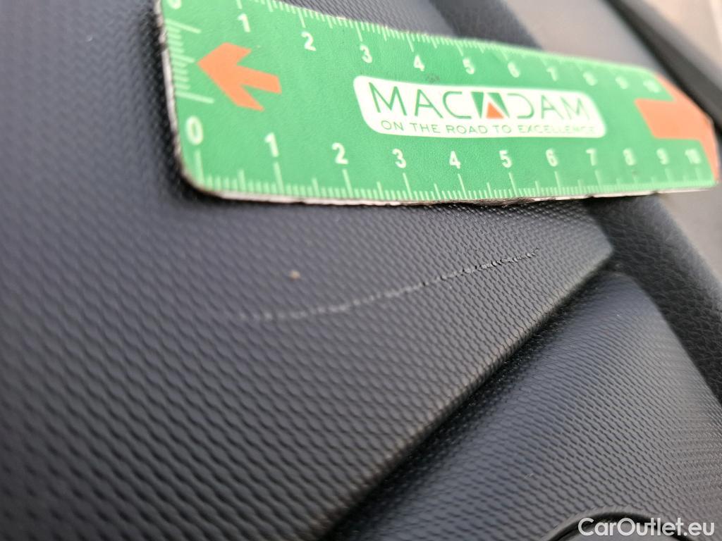  Renault  Trafic RENAULT  / 2019 / 4P / Fourgon tole FG GCF L1H1 1000 dCi 120 #47
