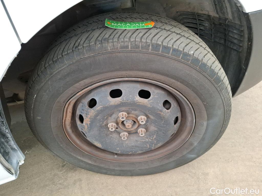  Renault  Trafic RENAULT  VU 4p Fourgon FG GCF L2H1 1300 dCi 120 #32