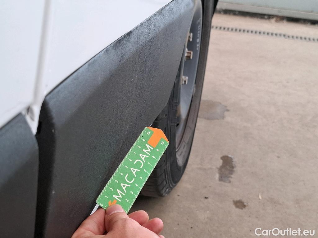  Renault  Trafic RENAULT  VU 4p Fourgon FG GCF L2H1 1300 dCi 120 #18
