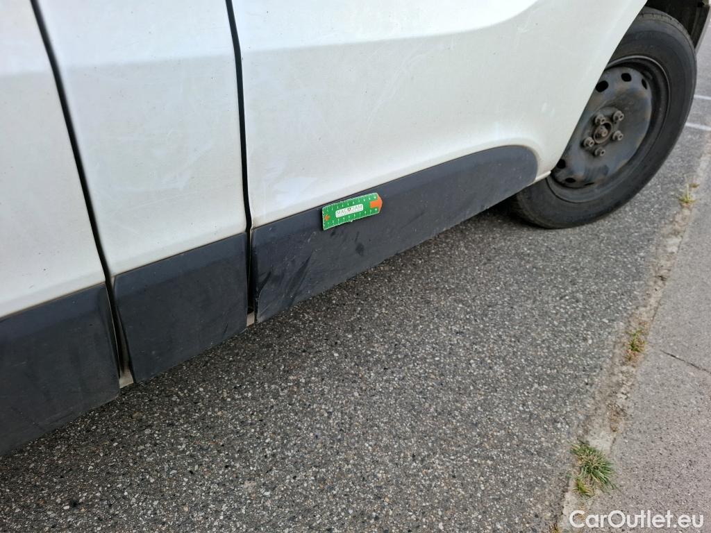  Renault  Trafic RENAULT  / 2019 / 4P / Fourgon tole FG GCF L1H1 1000 dCi 120 #77