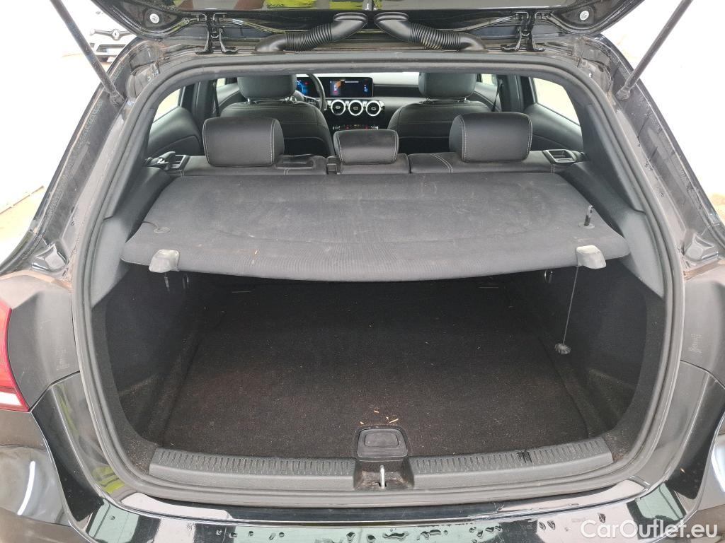  Mercedes  A-Klasse MERCEDES-BENZ Classe A Compact / 2018 / 5P / Berline A 180 d Business Line #29