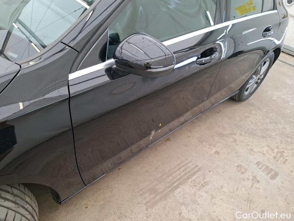  Mercedes  A-Klasse MERCEDES-BENZ Classe A Compact / 2018 / 5P / Berline A 180 d Business Line #14