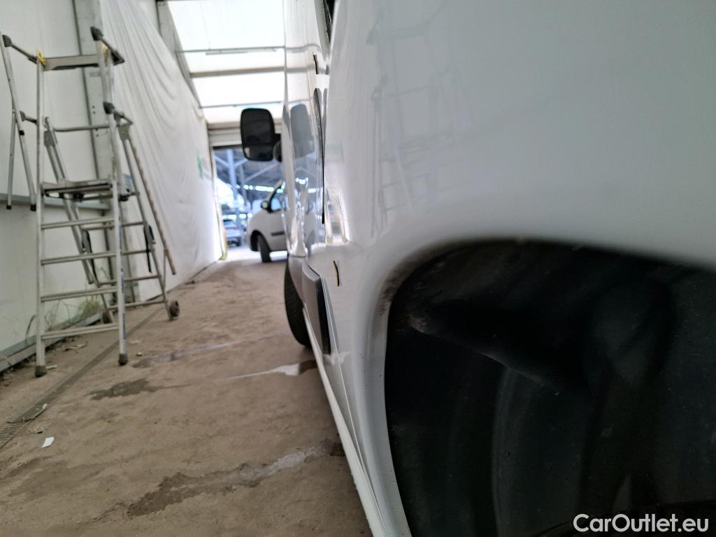  Citroen  Jumpy CITROEN  Multispace 4p Combi 2 0 HDI 95 L1H1 ATTRACTION #25