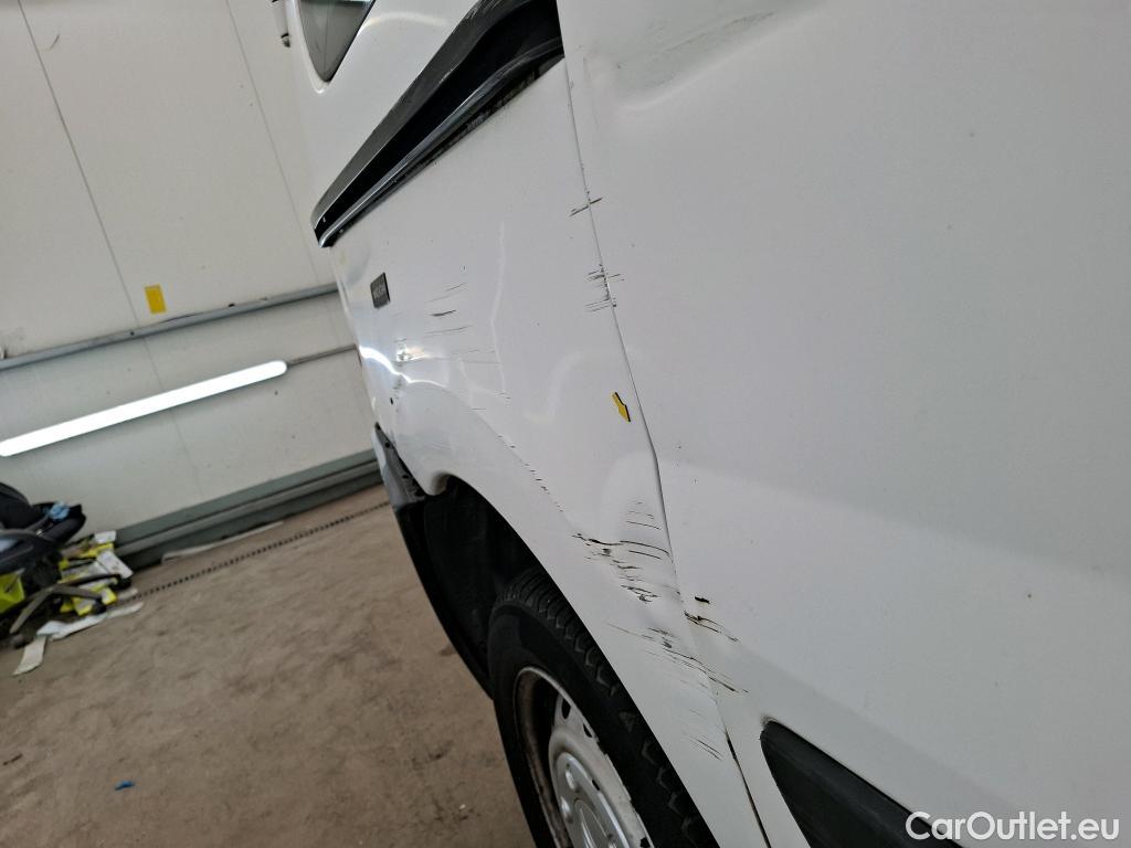  Citroen  Jumpy CITROEN  Multispace 4p Combi 2 0 HDI 95 L1H1 ATTRACTION #11