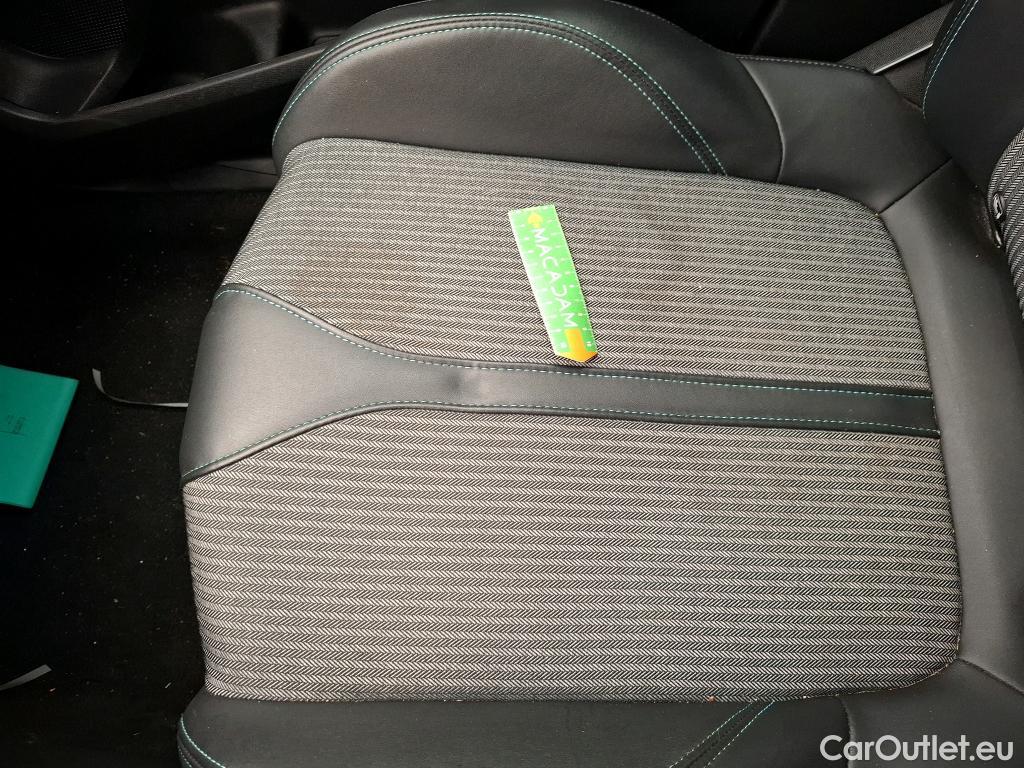  Peugeot  3008  Allure Pack 1.2 PureTech 130CV BVM6 E6d #17