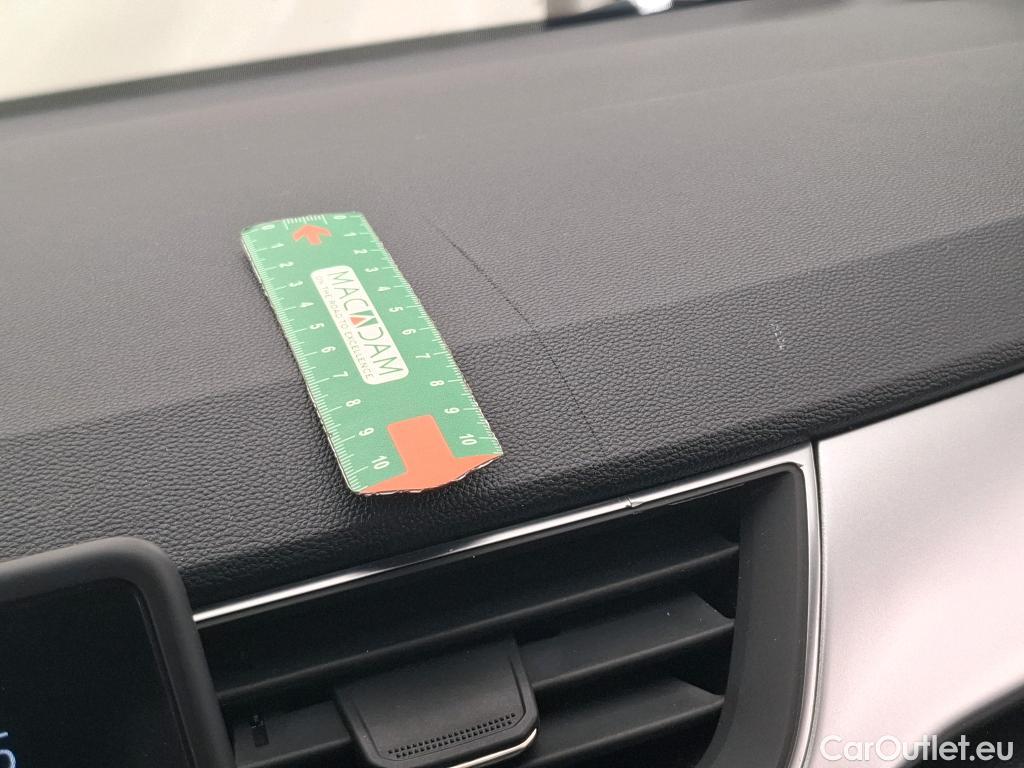  Renault  Captur RENAULT  / 2019 / 5P / SUV techno mild hybrid 140 #2
