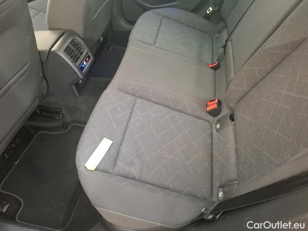  Volkswagen  Golf  VOLKSWAGEN / 2020 / 5P / Berline 2.0 TDI SCR 116 DSG LIFE PLUS #24