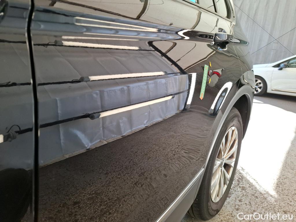  Volkswagen  Tiguan VOLKSWAGEN  / 2020 / 5P / SUV 2.0 TDI 150 DSG7 Life Business #27