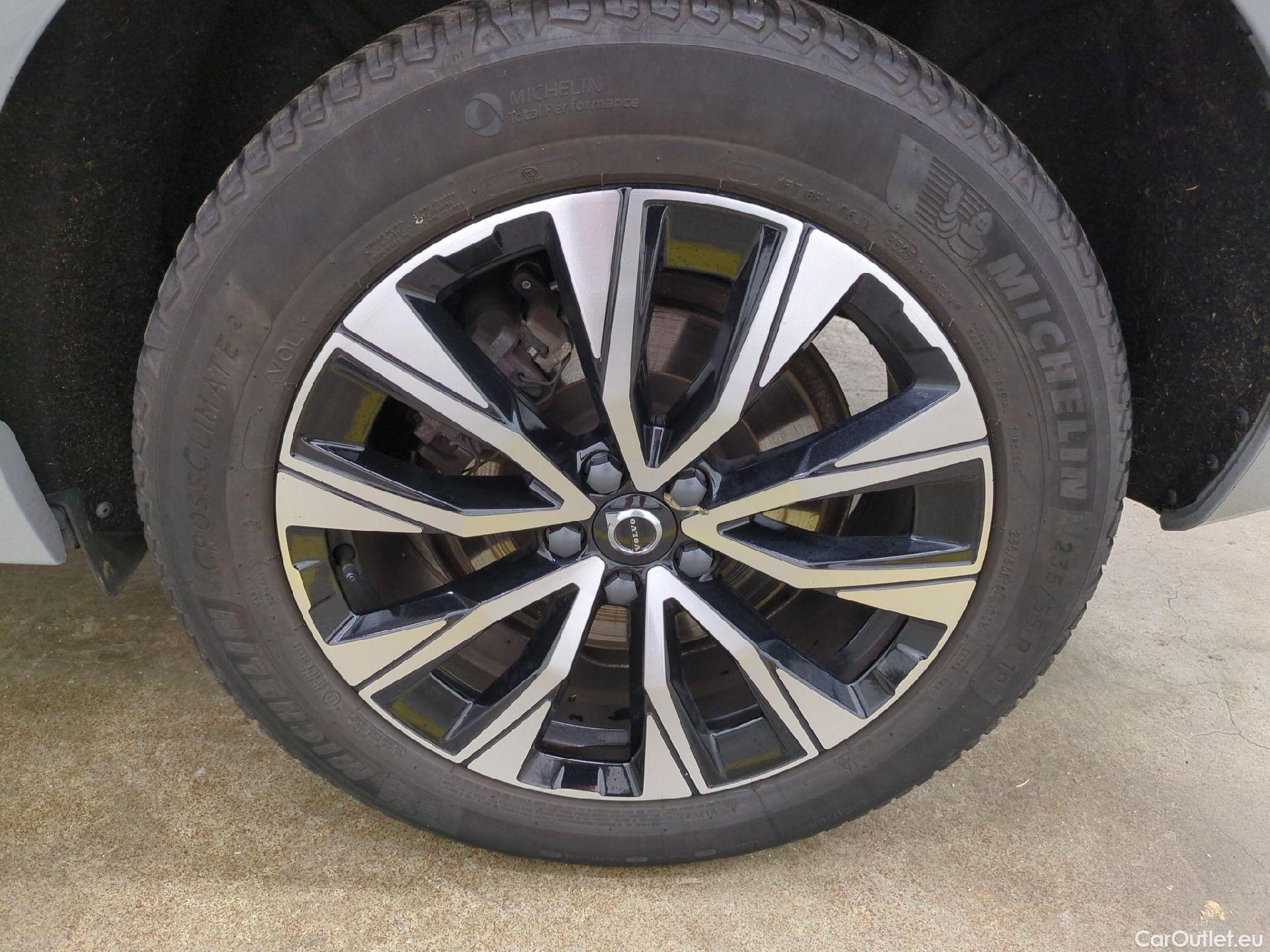  Volvo  XC60  Plus Style Dark 2WD 2.0 B4 195CV BVA8 E6d #2
