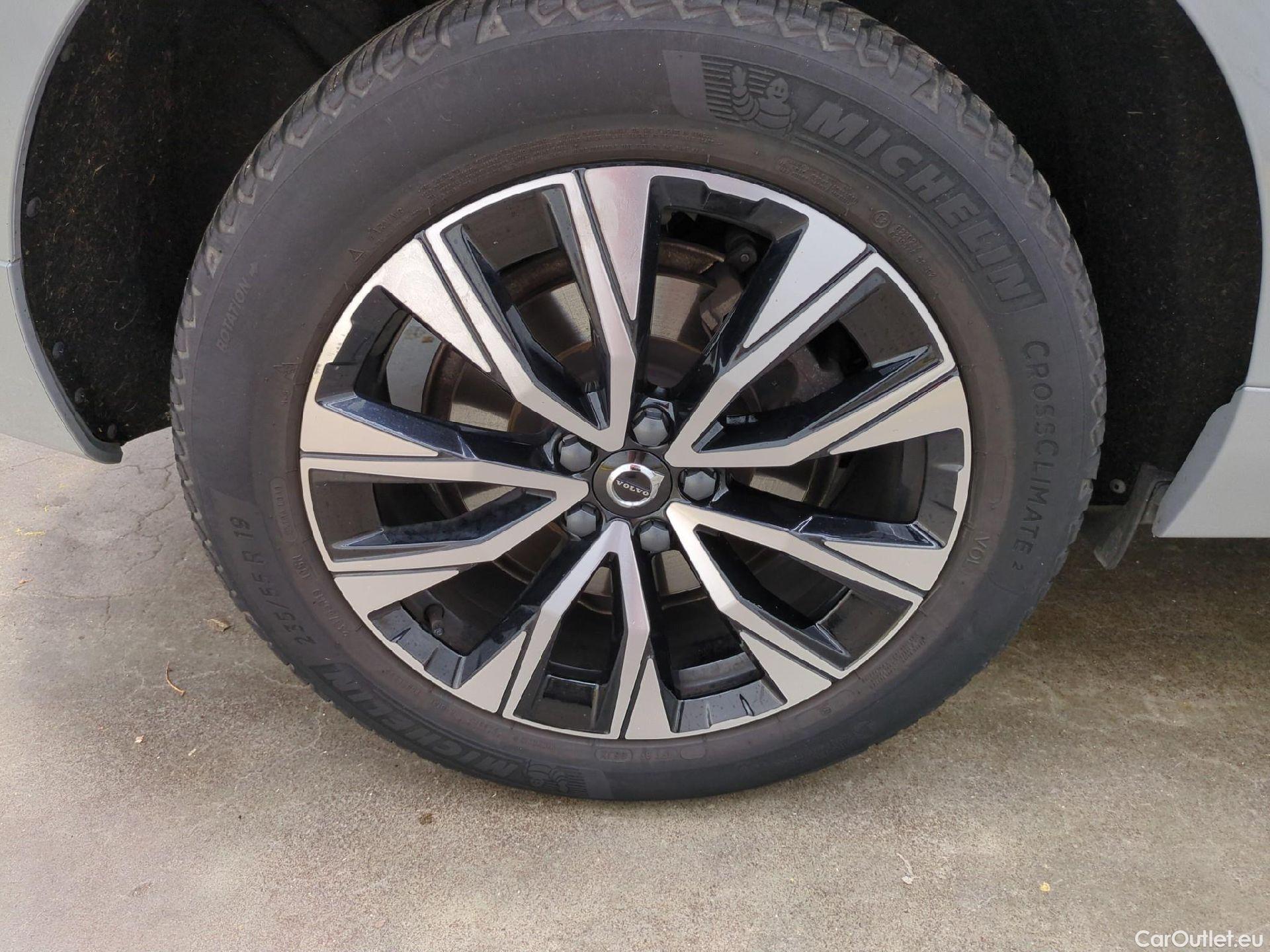  Volvo  XC60  Plus Style Dark 2WD 2.0 B4 195CV BVA8 E6d #3