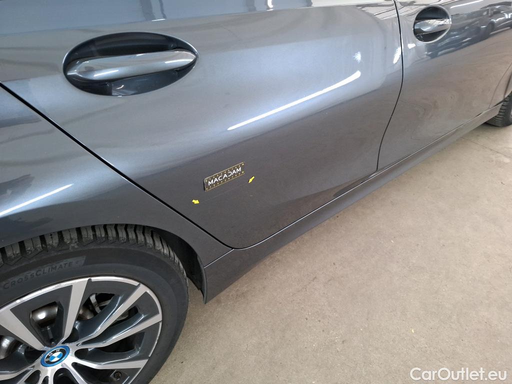  Bmw  Serie 3 BMW Série 3 Touring / 2019 / 5P / Break 320e 204ch Business Design BVA8 Hybride #44