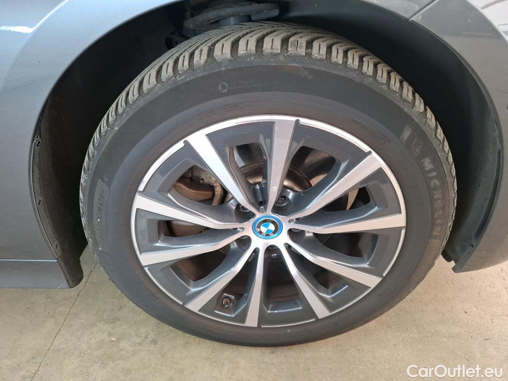  Bmw  Serie 3 BMW Série 3 Touring / 2019 / 5P / Break 320e 204ch Business Design BVA8 Hybride #37
