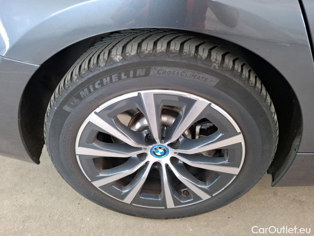  Bmw  Serie 3 BMW Série 3 Touring / 2019 / 5P / Break 320e 204ch Business Design BVA8 Hybride #32