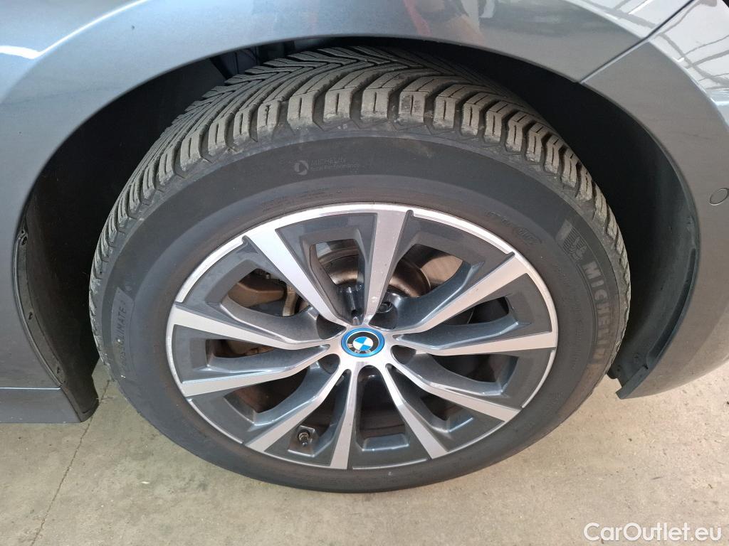  Bmw  Serie 3 BMW Série 3 Touring / 2019 / 5P / Break 320e 204ch Business Design BVA8 Hybride #36