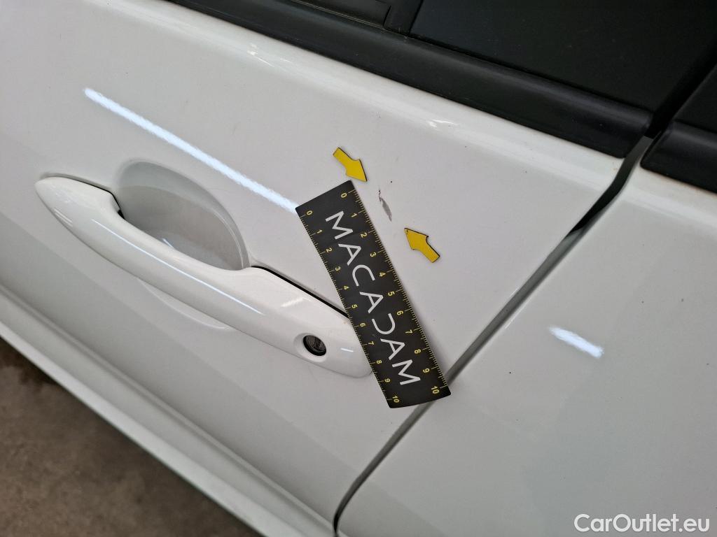  Toyota  Yaris TOYOTA  Hybride / 2019 / 5P / Berline Hybride 116h Dynamic Business Beyond Zer #37