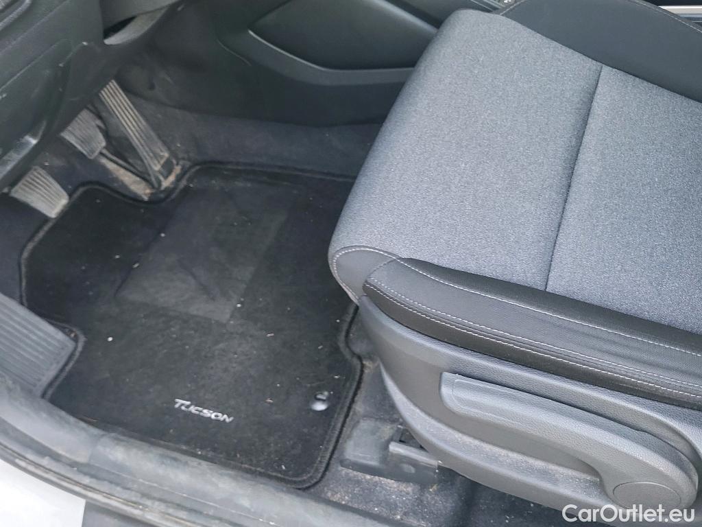  Hyundai  Tucson HYUNDAI  / 2018 / 5P / todoterreno 1.6 CRDI 85kW (116CV) 48V SLE 4X2(SP)(SL) #9