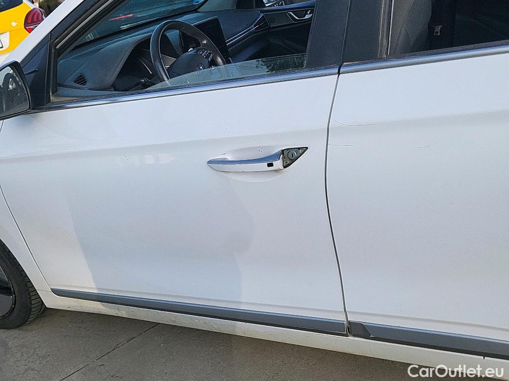  Hyundai   Ioniq HYUNDAI / 2019 / 5P / berlina con portón 1.6 GDI HEV Tecno DCT #11