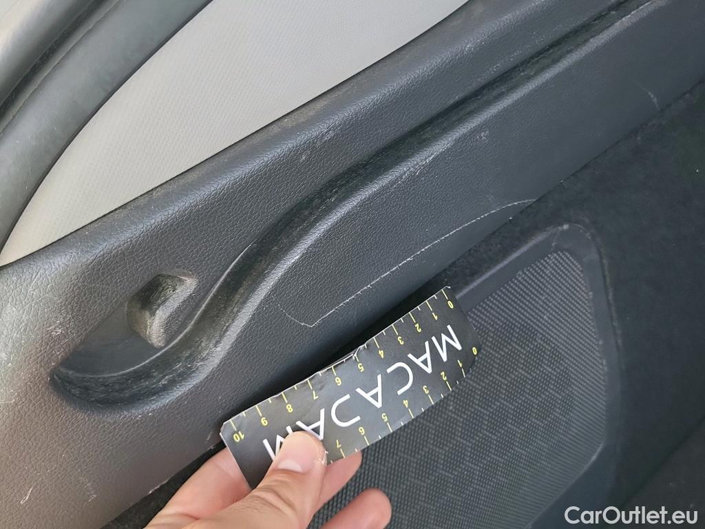  Hyundai   Ioniq HYUNDAI / 2019 / 5P / berlina con portón 1.6 GDI HEV Tecno DCT #16
