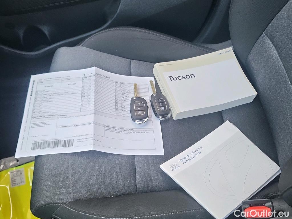  Hyundai  Tucson HYUNDAI  / 2018 / 5P / todoterreno 1.6 CRDI 85kW (116CV) 48V SLE 4X2(SP)(SL) #4