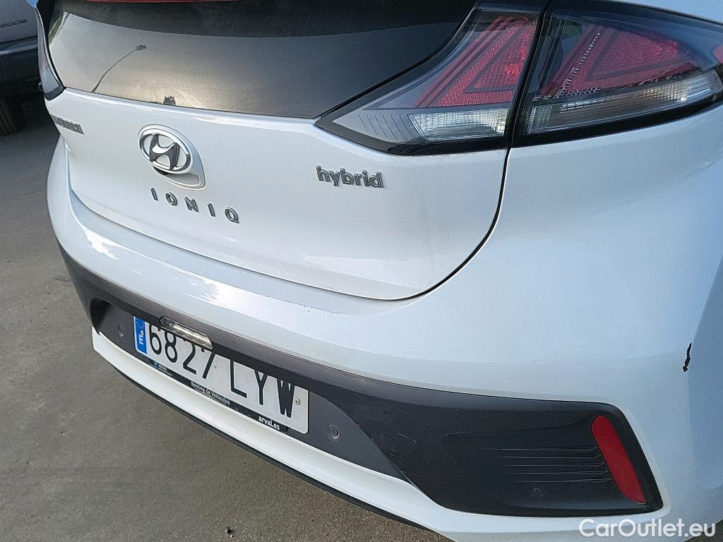  Hyundai   Ioniq HYUNDAI / 2019 / 5P / berlina con portón 1.6 GDI HEV Tecno DCT #26