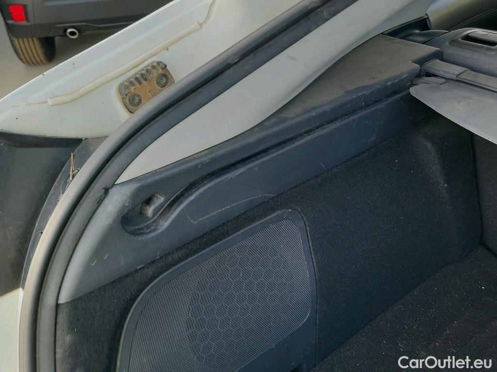  Hyundai   Ioniq HYUNDAI / 2019 / 5P / berlina con portón 1.6 GDI HEV Tecno DCT #15