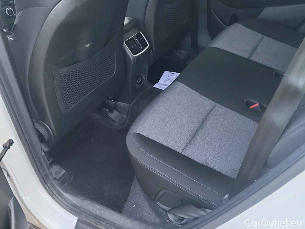  Hyundai  Tucson HYUNDAI  / 2018 / 5P / todoterreno 1.6 CRDI 85kW (116CV) 48V SLE 4X2(SP)(SL) #10