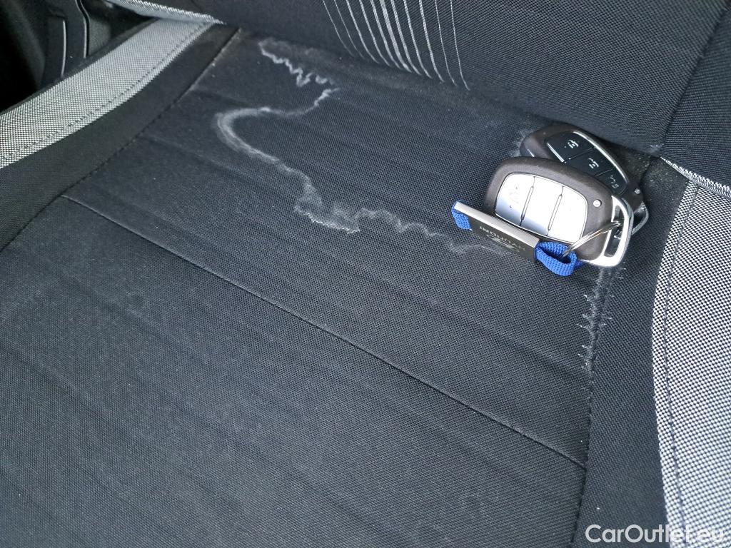  Hyundai  i10 HYUNDAI  / 2020 / 5P / berlina con portón 1.2 Tecno AT 2C #18