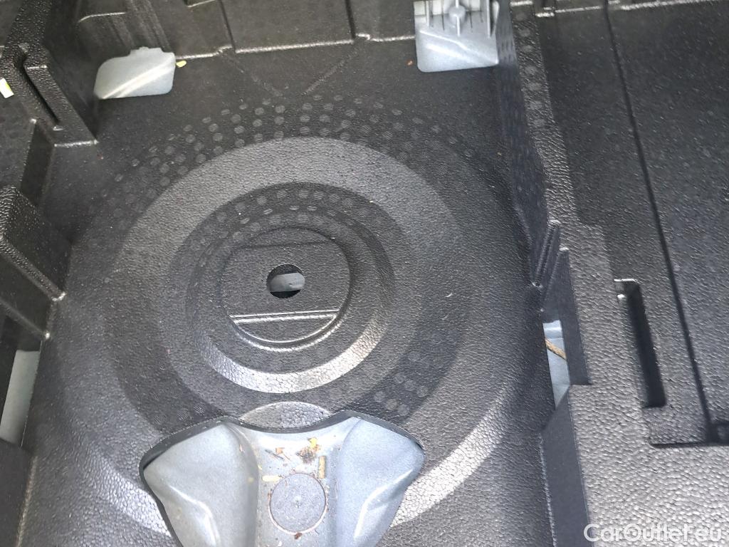  Peugeot  308 PEUGEOT  / 2017 / 5P / berlina con portón 5p Active Pack PureTech 110 S&S (AC) #13