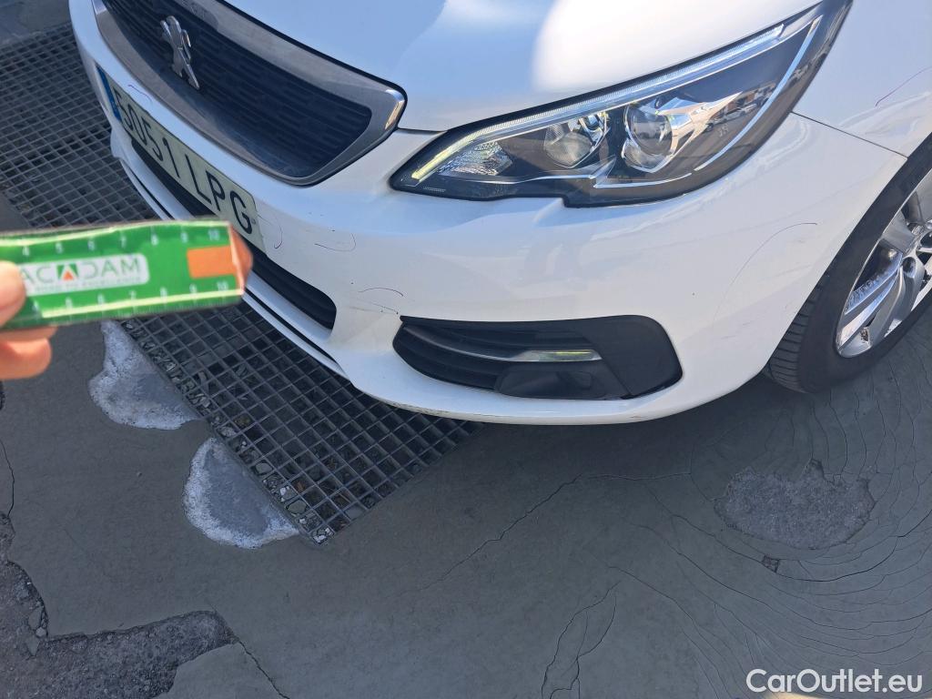  Peugeot  308 PEUGEOT  / 2017 / 5P / berlina con portón 5p Active Pack PureTech 110 S&S (AC) #33