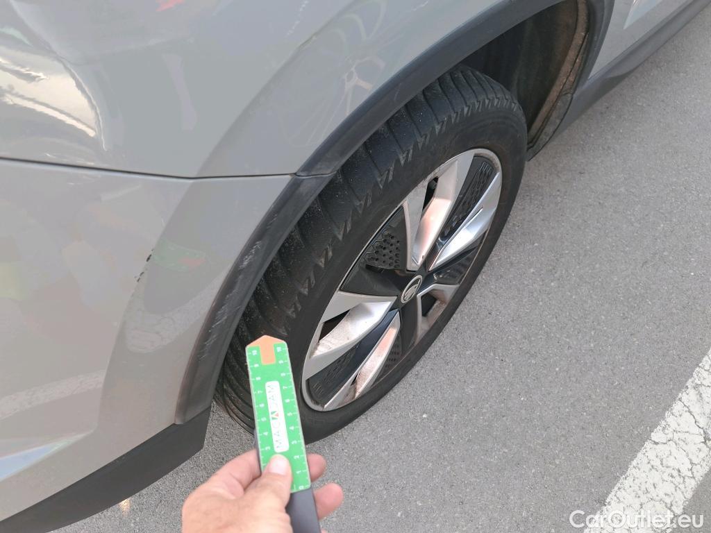  Skoda  Karoq SKODA  / 2021 / 5P / todoterreno 1.5 TSI 110kW (150CV) DSG ACT Ambition #22