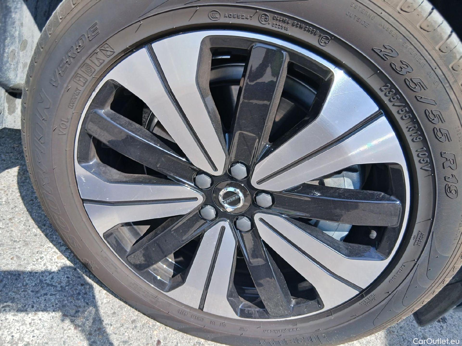  Volvo  XC60 VOLVO  2.0 T6 AWD Recharge Plus Dark Auto #36