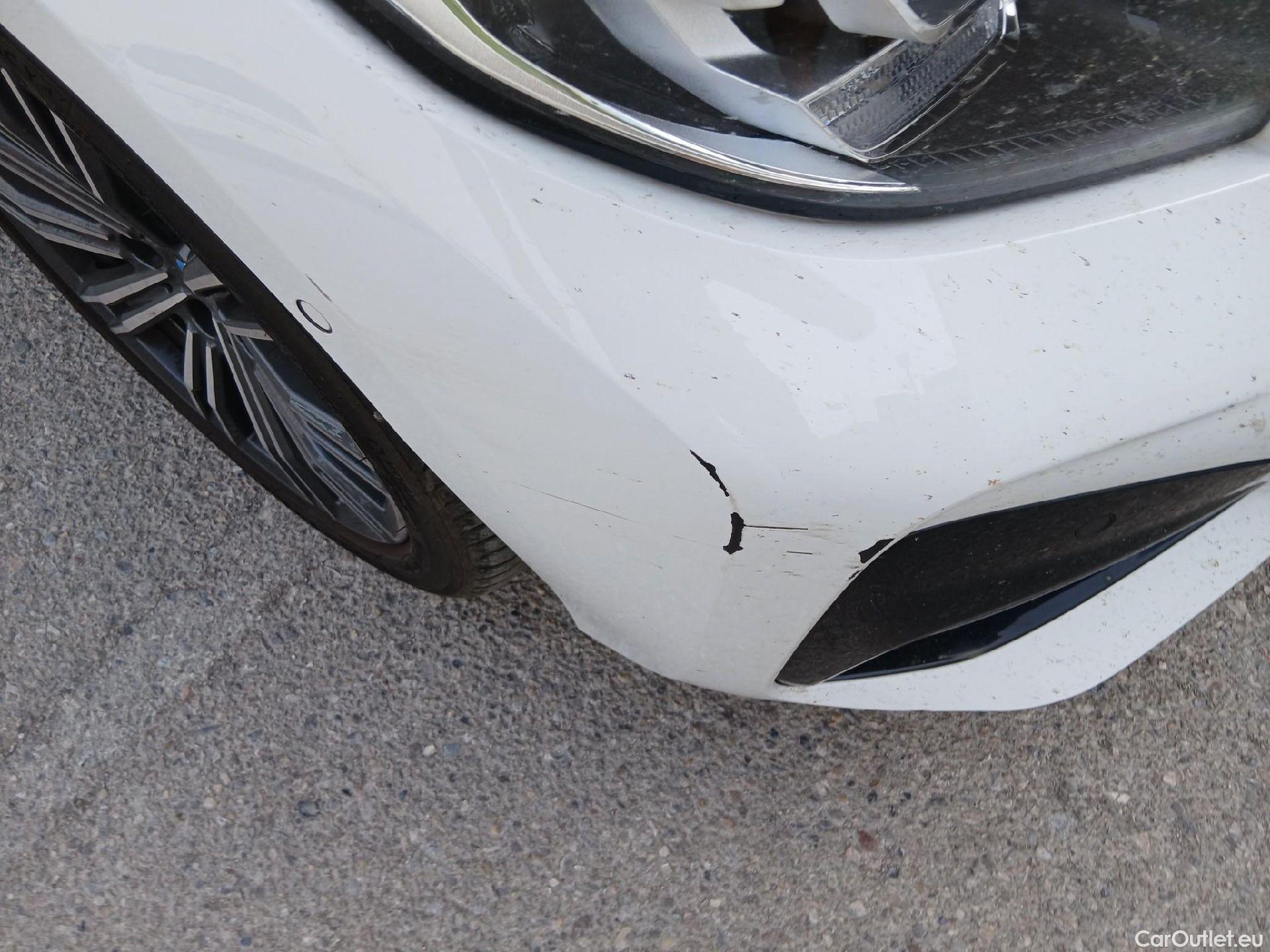  Bmw  Serie 3 BMW  / 2018 / 4P / sedán 320i Auto. # ACABADO M SPORT# #2