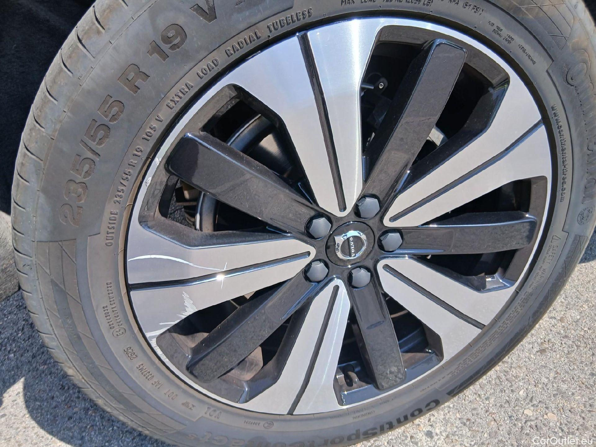  Volvo  XC60 VOLVO  2.0 T6 AWD Recharge Plus Dark Auto #21