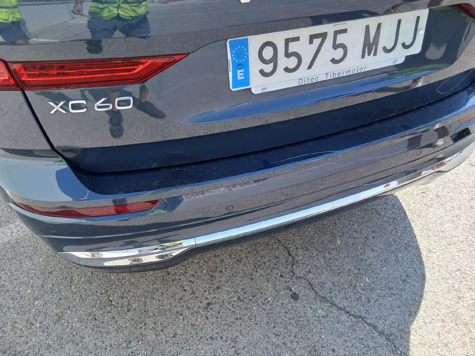  Volvo  XC60 VOLVO  2.0 T6 AWD Recharge Plus Dark Auto #13
