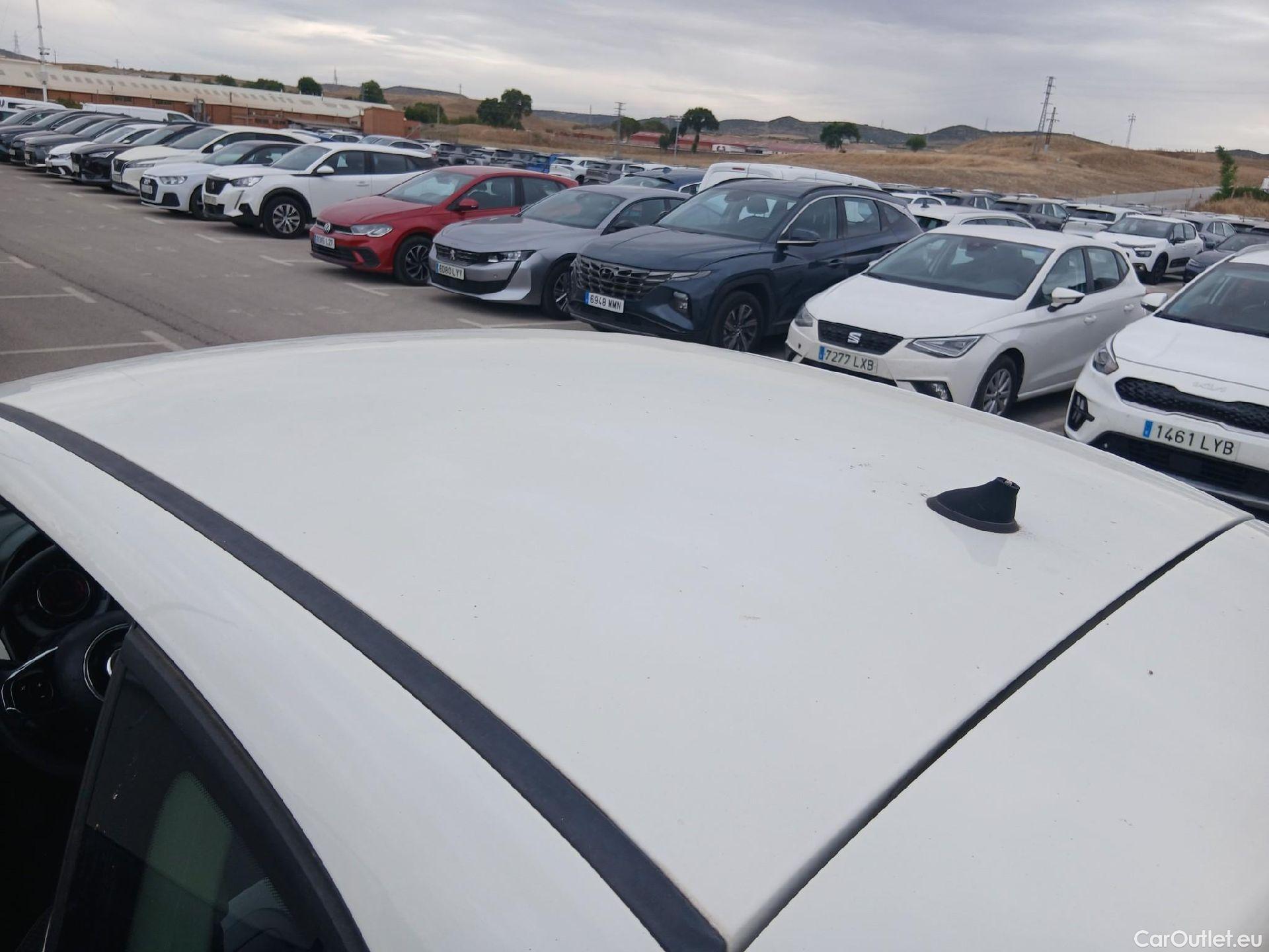  Fiat  500 FIAT  / 2015 / 3P / berlina con portón Pop 1.2 8v 51KW (69 CV) #32