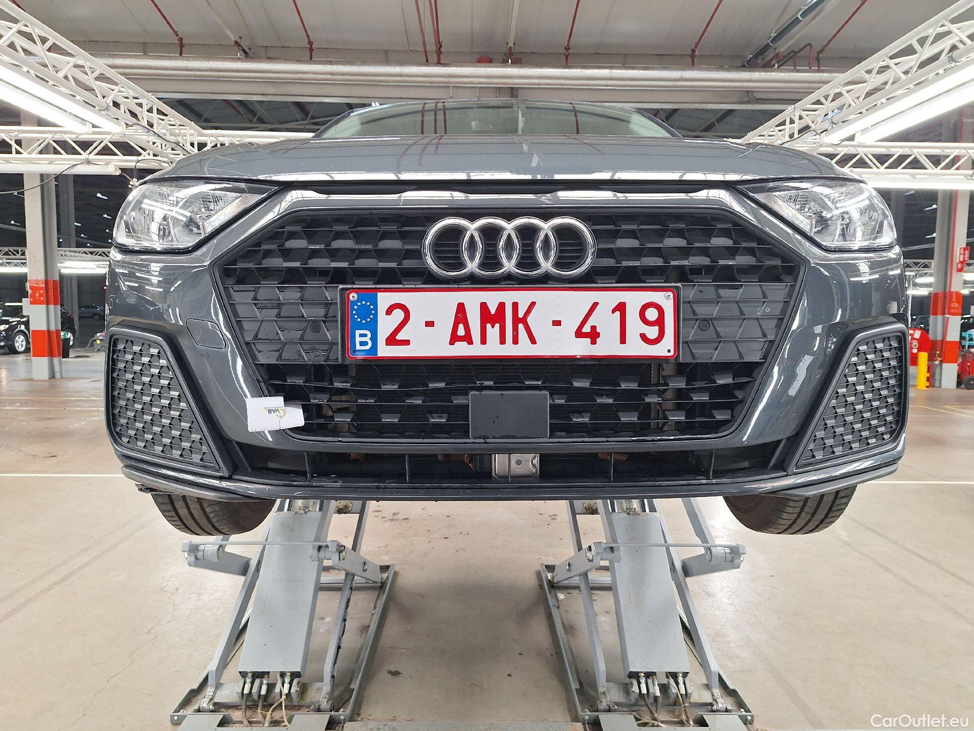  Audi  A1 Sportback Audi, A1 SB '18, Audi  1.0 25 TFSI 70kW S tronic Busine #18