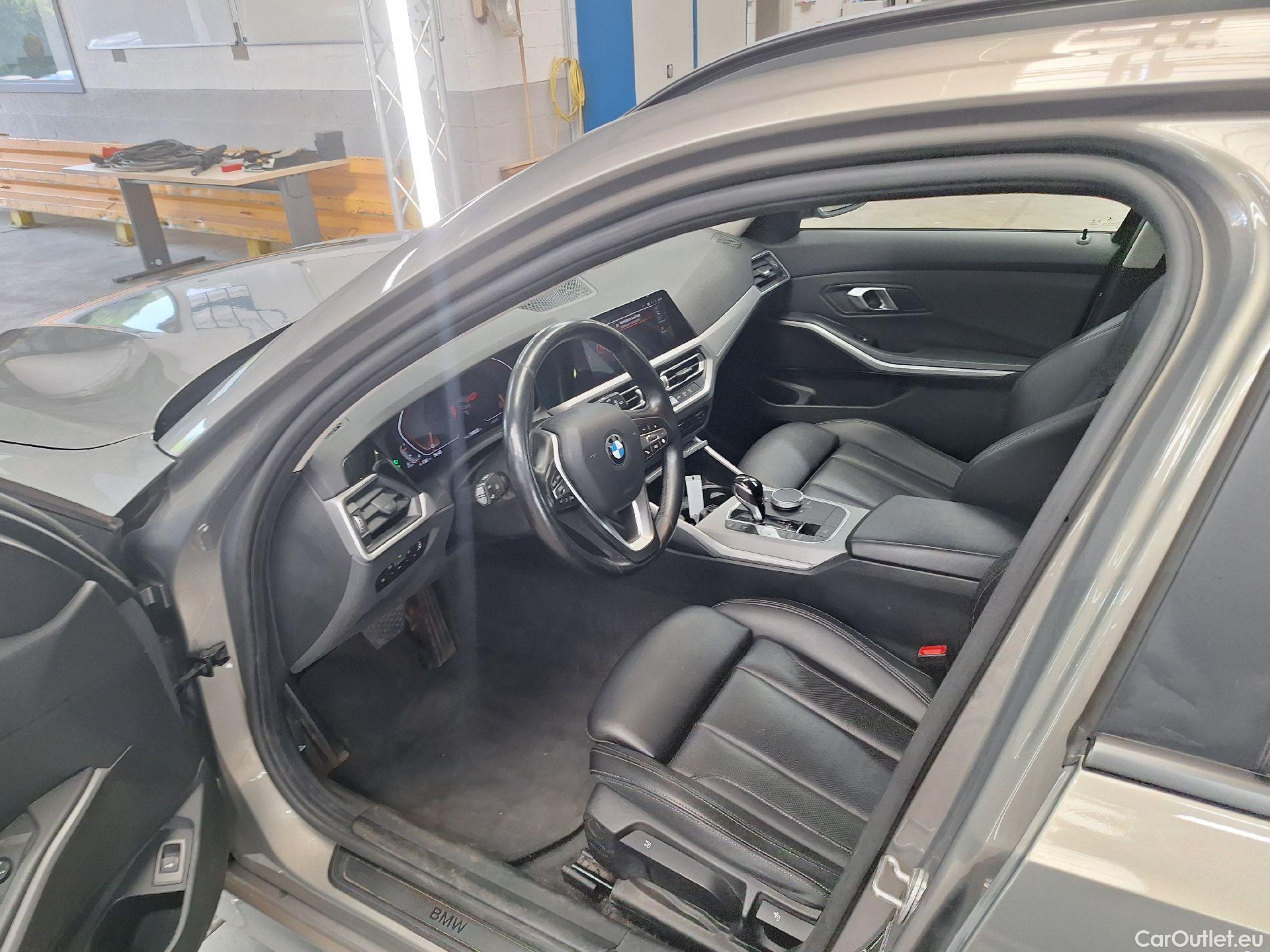  Bmw  Serie 3 BMW, 3-serie Touring '18, BMW 3 Reeks Touring 318dA (100 kW) 5d #1