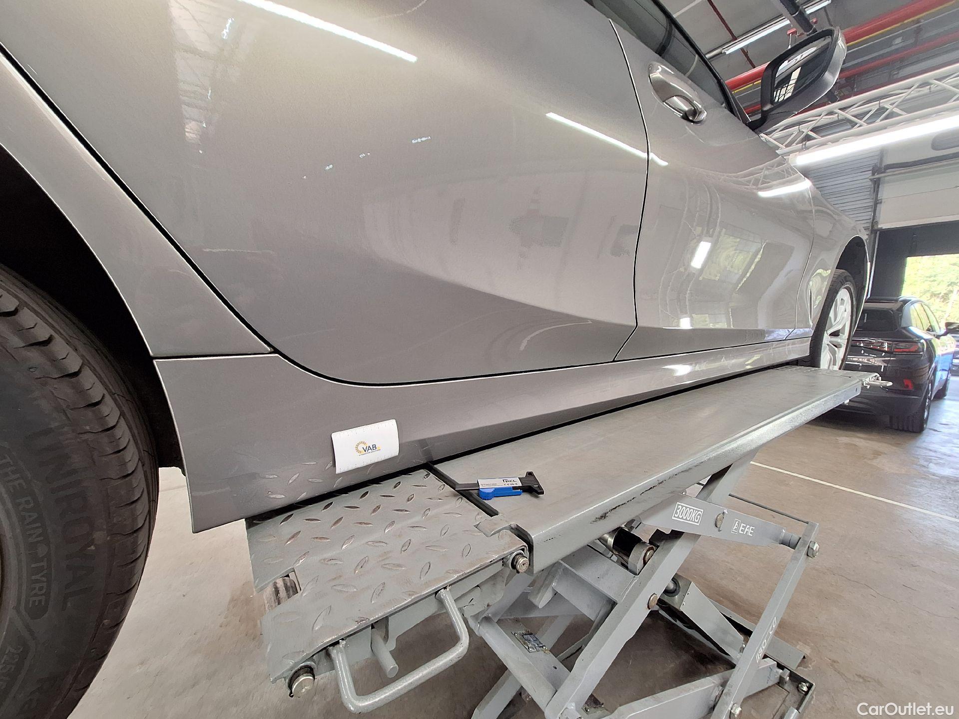  Bmw  Serie 3 BMW, 3-serie Touring '18, BMW 3 Reeks Touring 318dA (100 kW) 5d #53