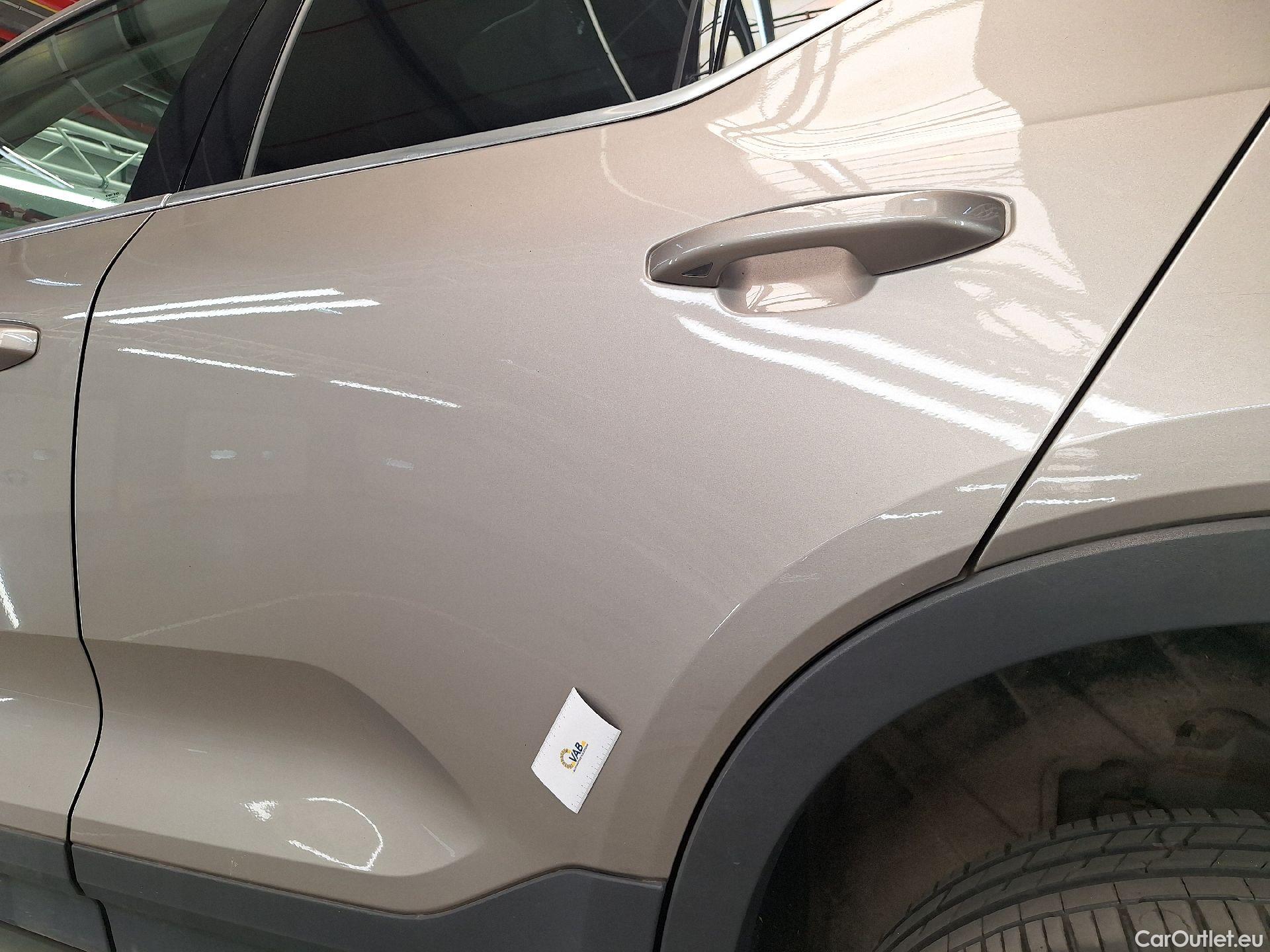  Volvo  XC 40 Volvo, XC40 '17, Volvo XC40 T4 Recharge Geartronic Inscription 5d #16