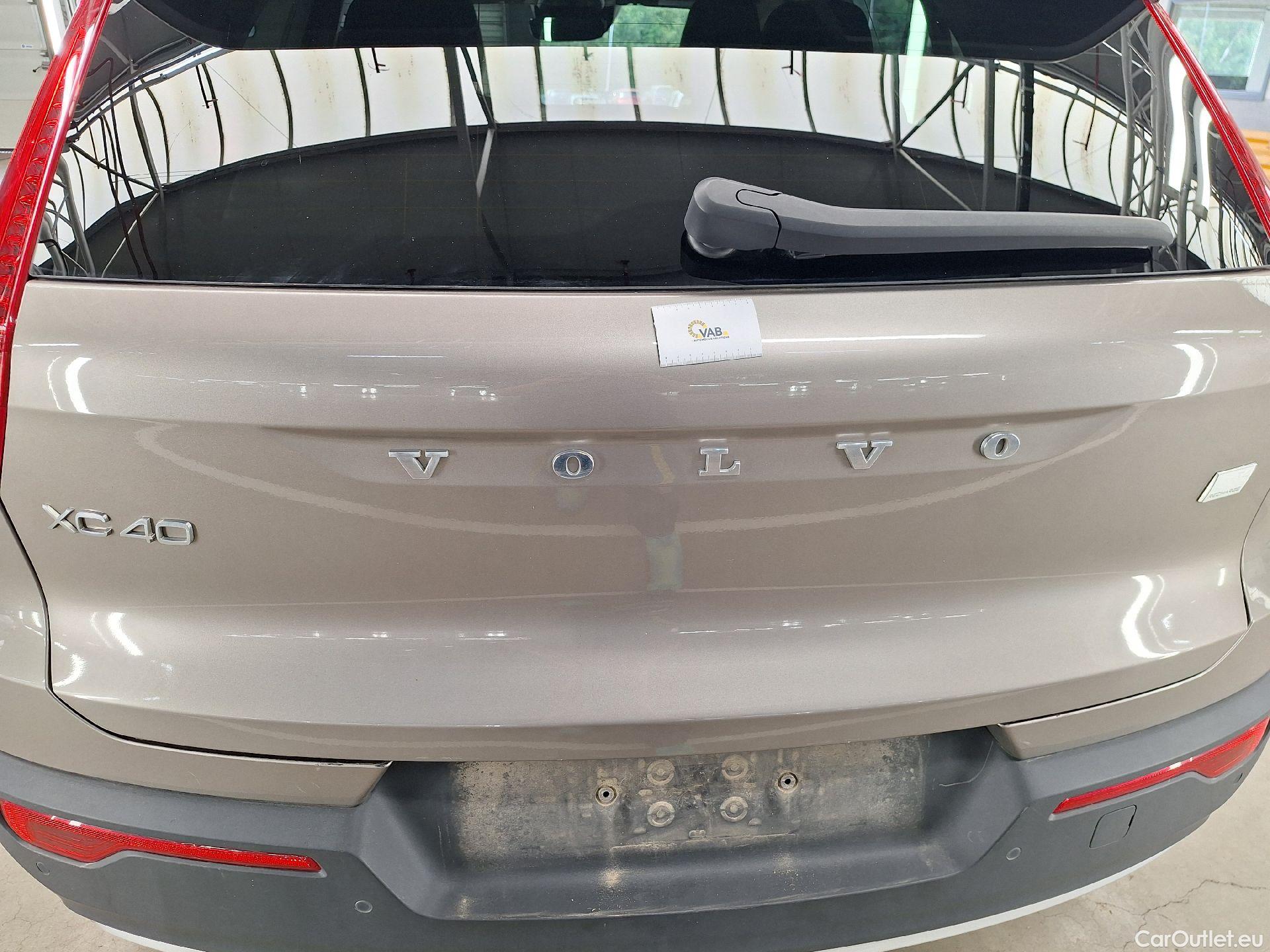  Volvo  XC 40 Volvo, XC40 '17, Volvo XC40 T4 Recharge Geartronic Inscription 5d #32