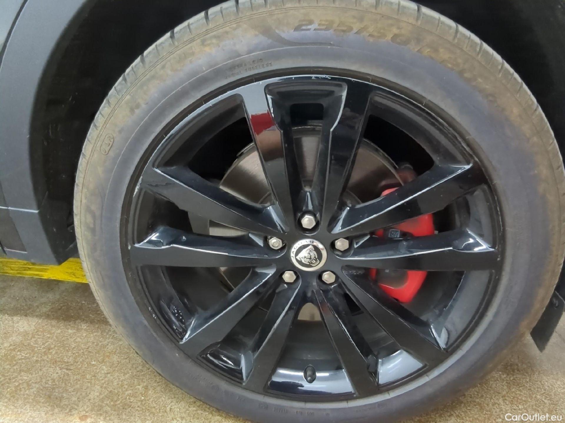  Jaguar  E-PACE JAGUAR  / 2017 / 5P / SUV P300e PHEV BVA AWD R-Dynamic HSE #3