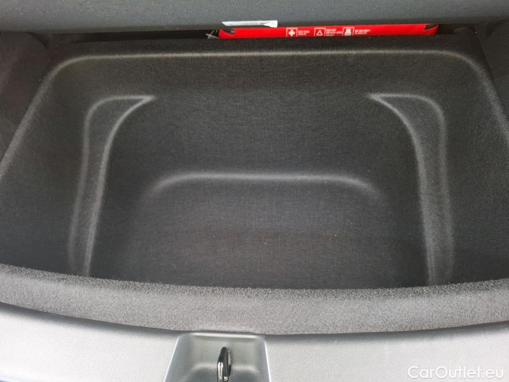  Tesla  Model Y TESLA  / 2020 / 5P / SUV Grande Autonomie RWD #2
