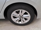  Volkswagen  Golf  VOLKSWAGEN / 2019 / 5P / BERLINA 1.0 ETSI 81KW EVO LIFE DSG #76