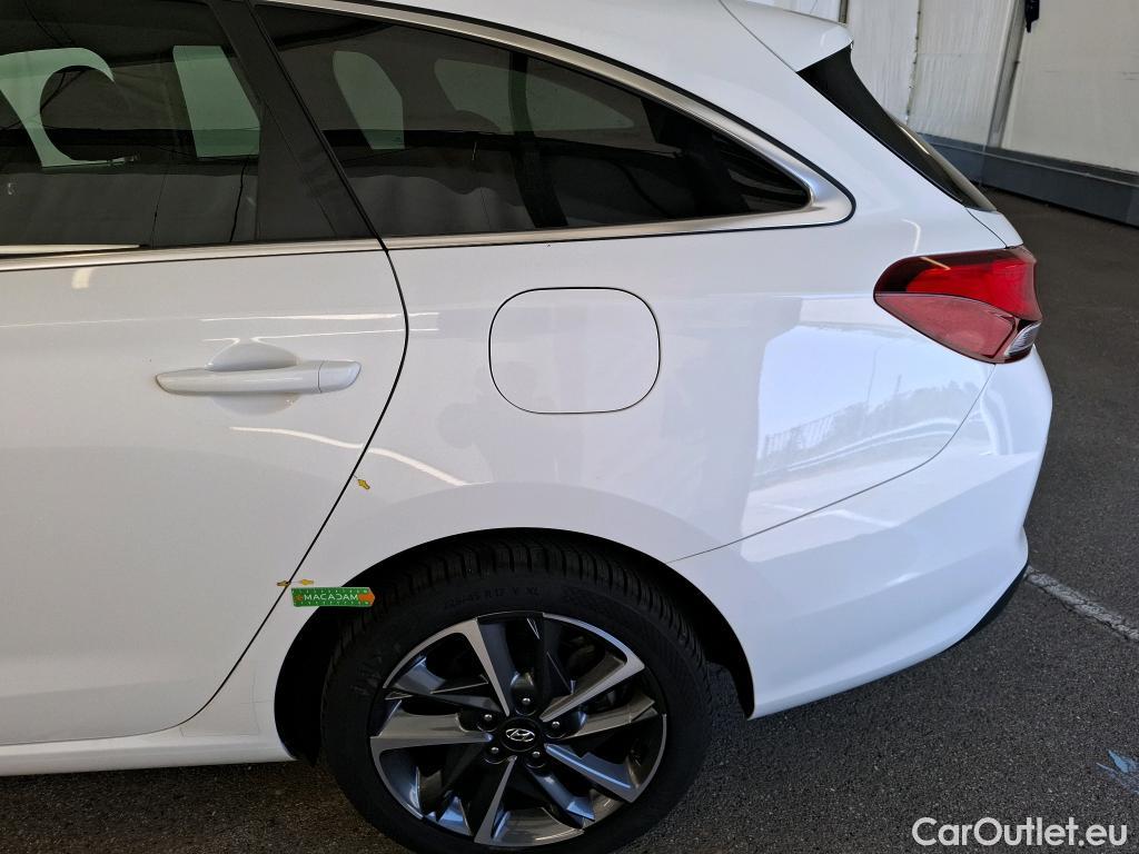  Hyundai  i30 HYUNDAI  Sport Wagon / 2020 / 5P / Break 1.0 T-GDI 120 DCT-7 MHEV CREATIVE SW #37