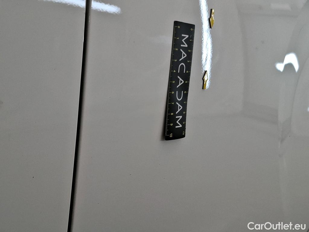  Toyota  Yaris TOYOTA  Hybride / 2019 / 5P / Berline Hybride 116h Dynamic Business Beyond Zer #34